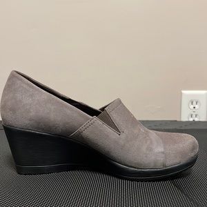 Dansko Gray Suede Wedge Ankle Boots 39 Size 8.5